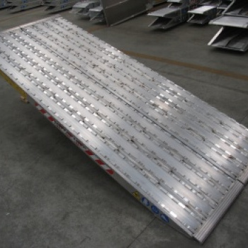 aluminium_oprijplaten_4_meter_10300_kg_zwaar_transport
